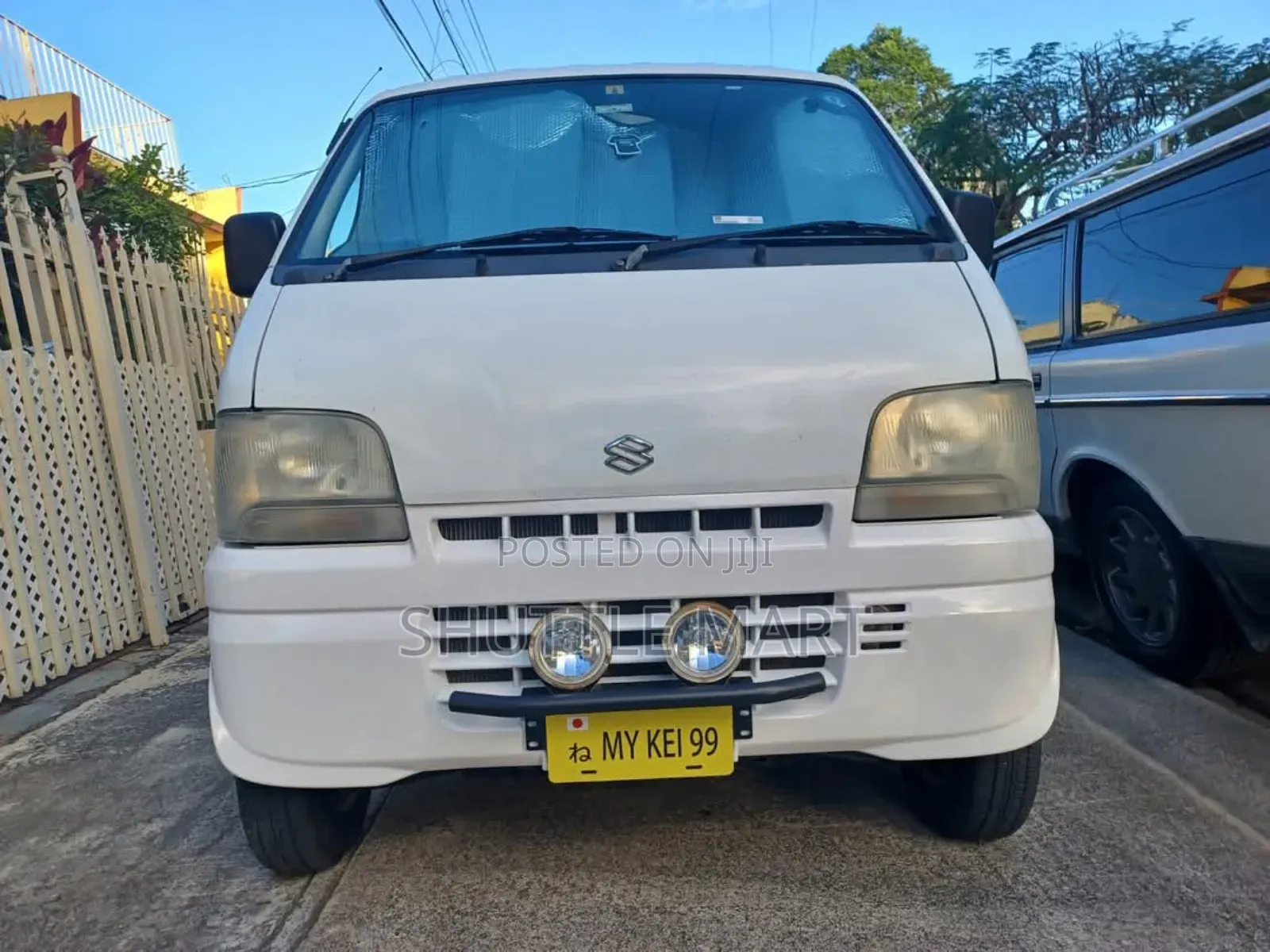 Distribution Mini Truck | Suzuki Every 2004 White