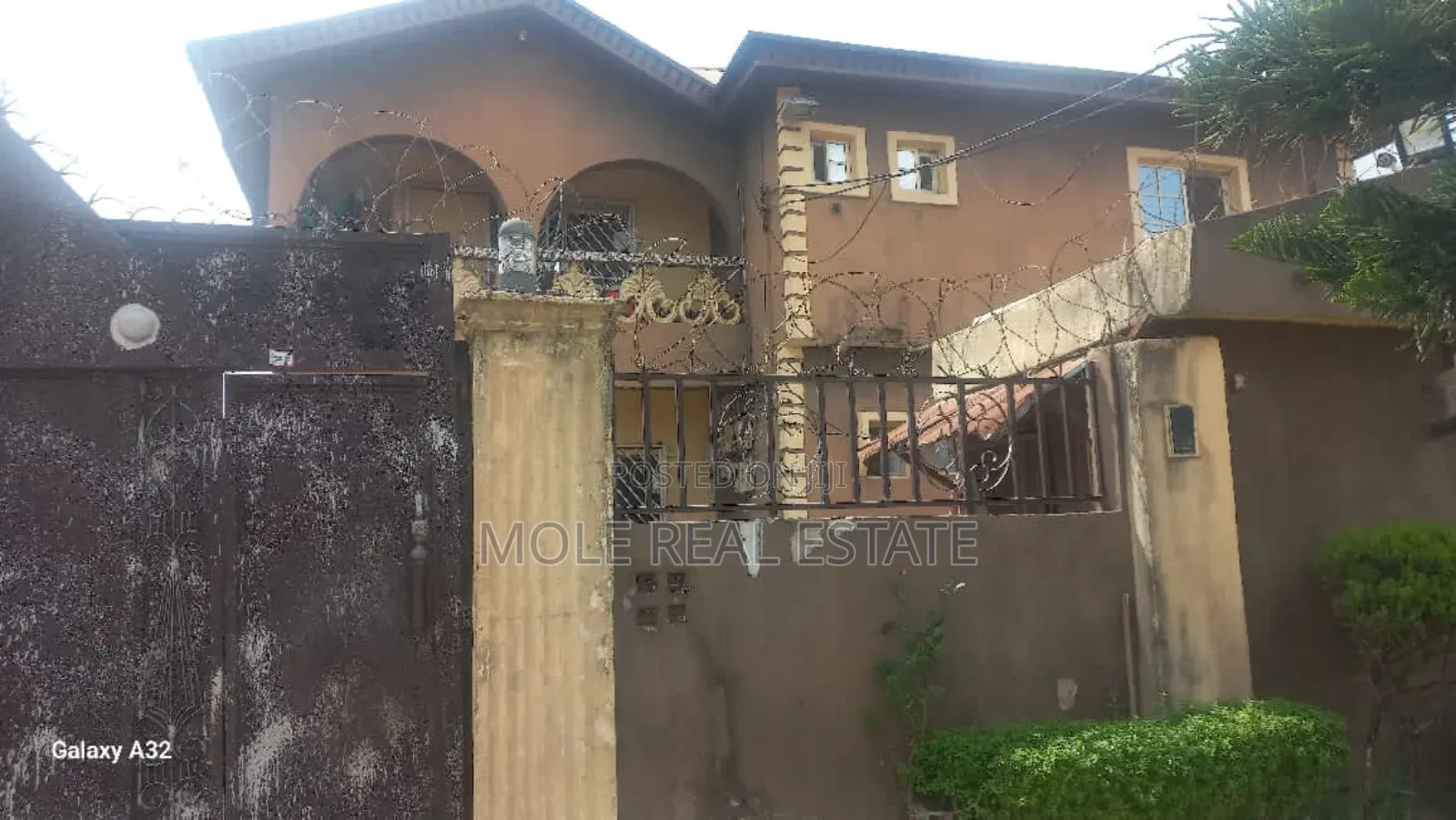 3bdrm Block of Flats in Akenson Ikotun Igando for sale
