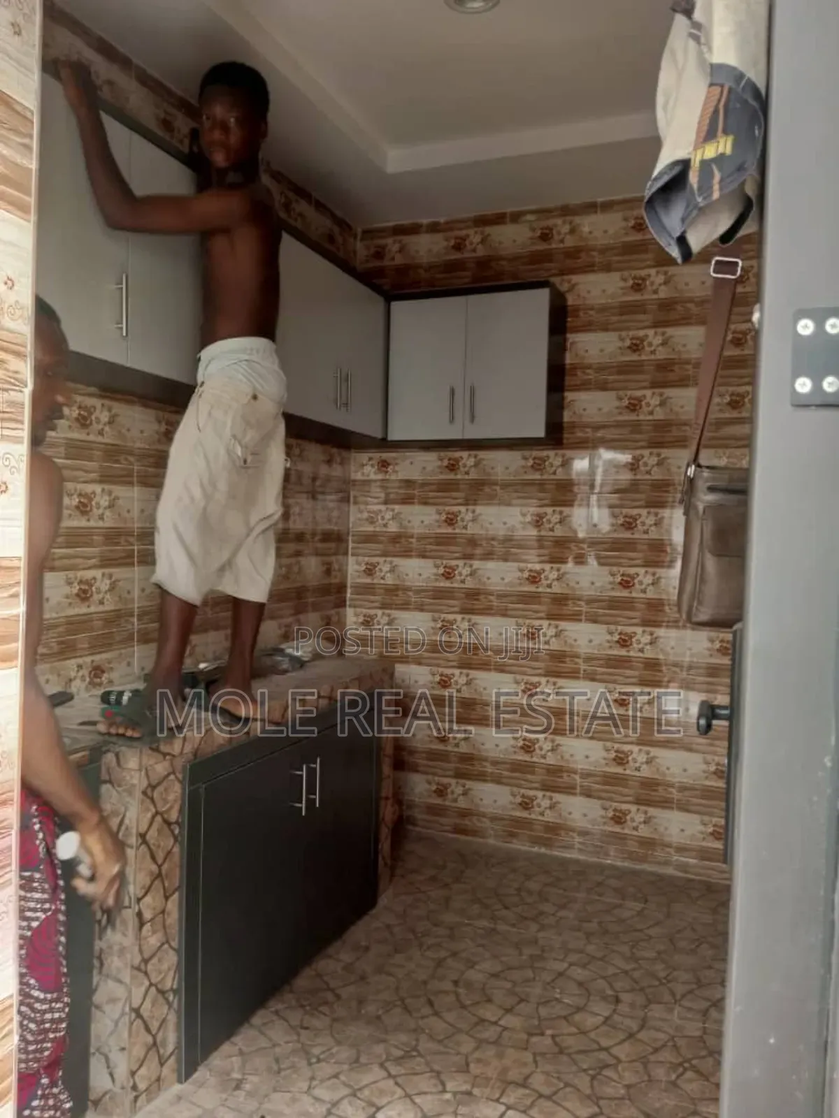 3bdrm Block of Flats in Akenson Ikotun Igando for sale