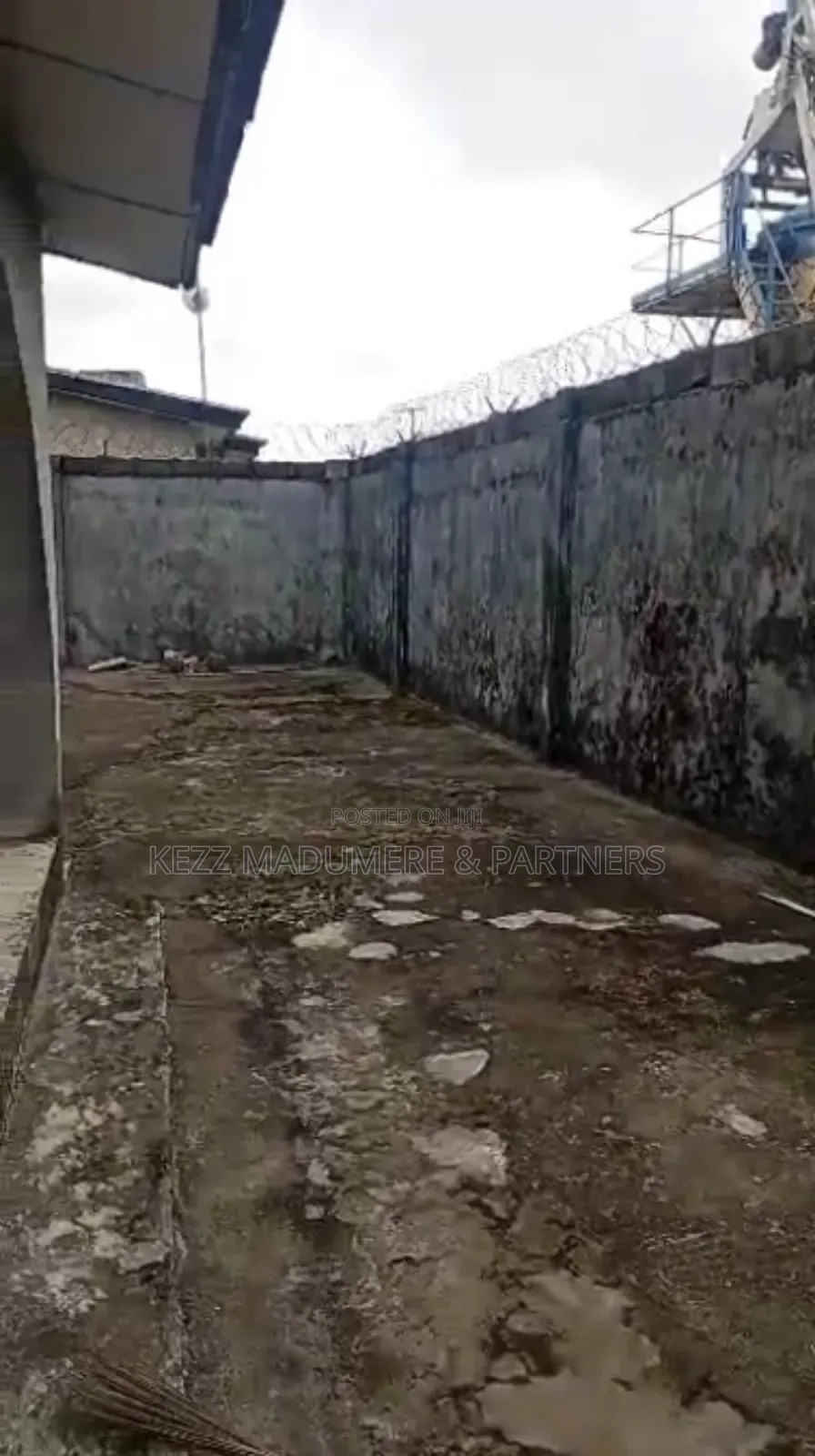 8bdrm Bungalow in Near Halibuton Trans, Port-Harcourt for rent