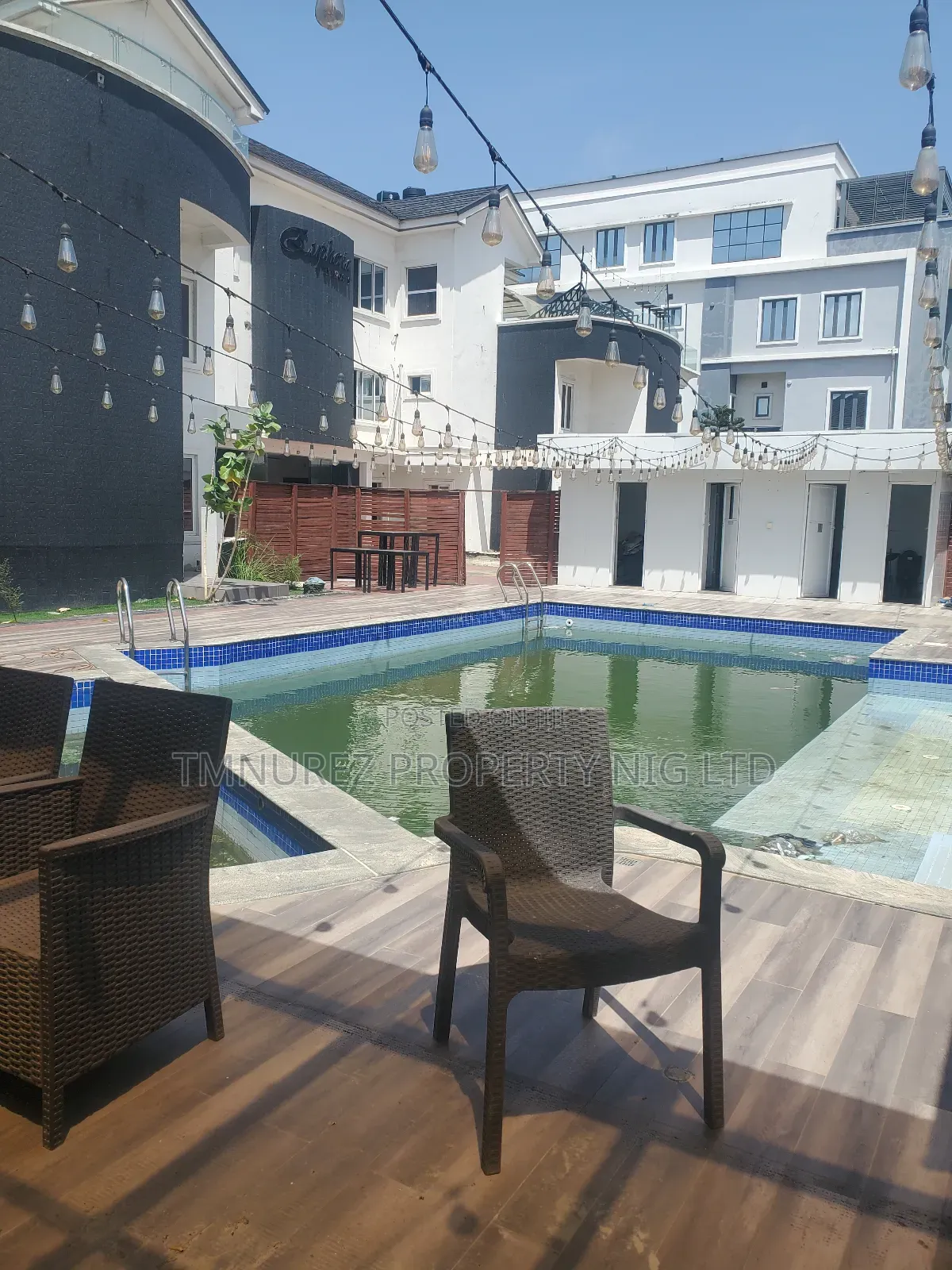 Club Space Comercial House for Rent