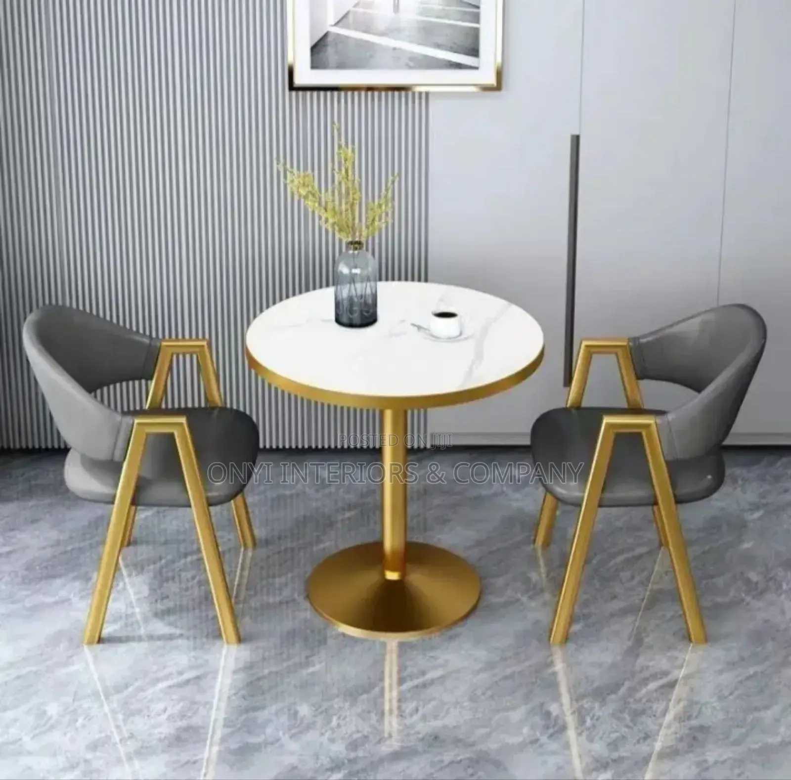 Family Seatout Chair and Table