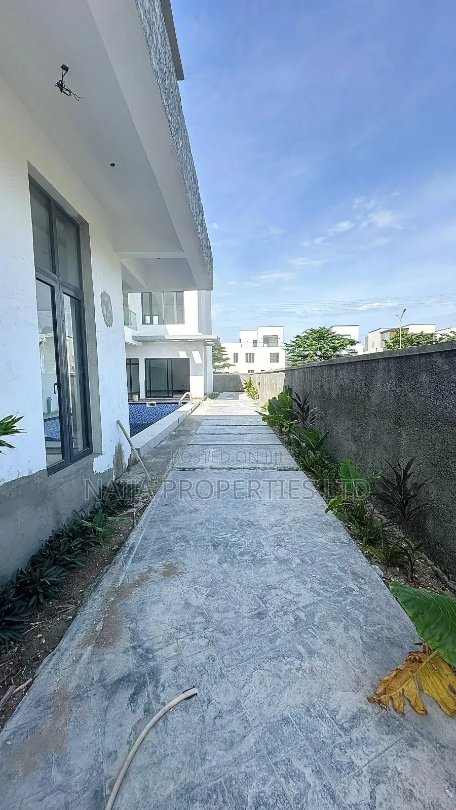 5bdrm Duplex in Pinnock Beach Estate, Lekki for sale