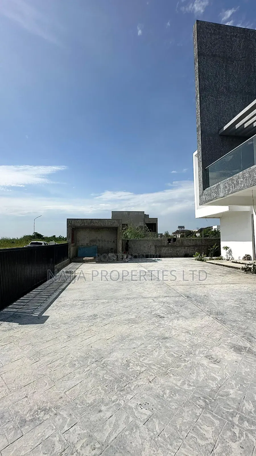 5bdrm Duplex in Pinnock Beach Estate, Lekki for sale