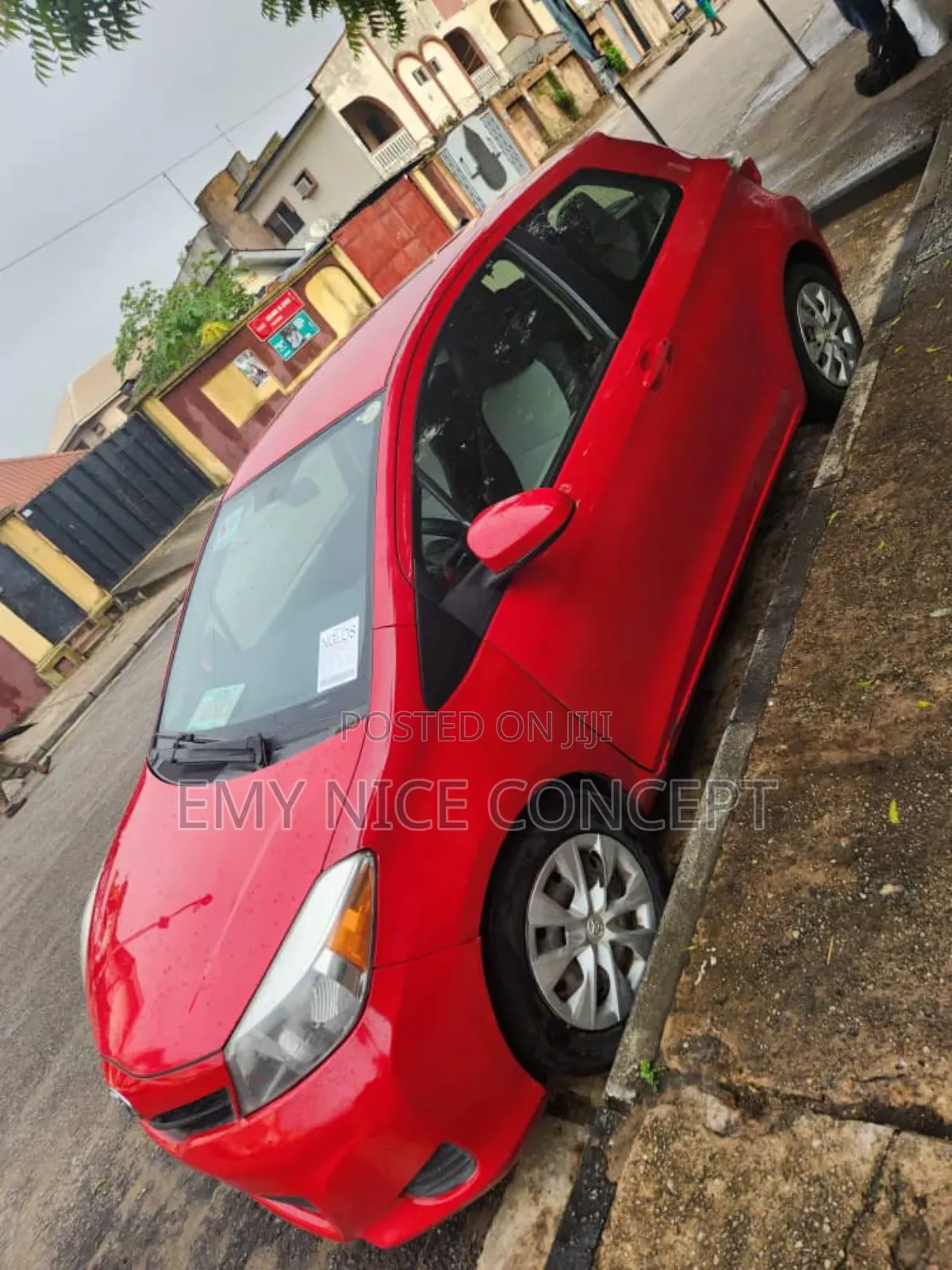 Toyota Yaris L Hatchback 3dr 2013 Red