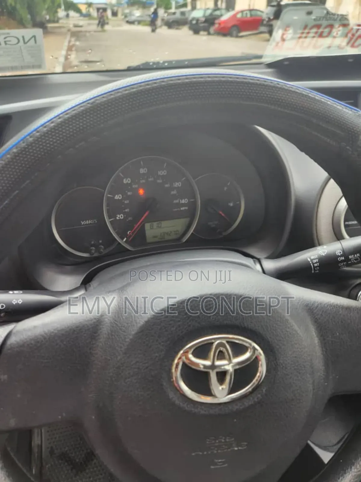 Toyota Yaris L Hatchback 3dr 2013 Red
