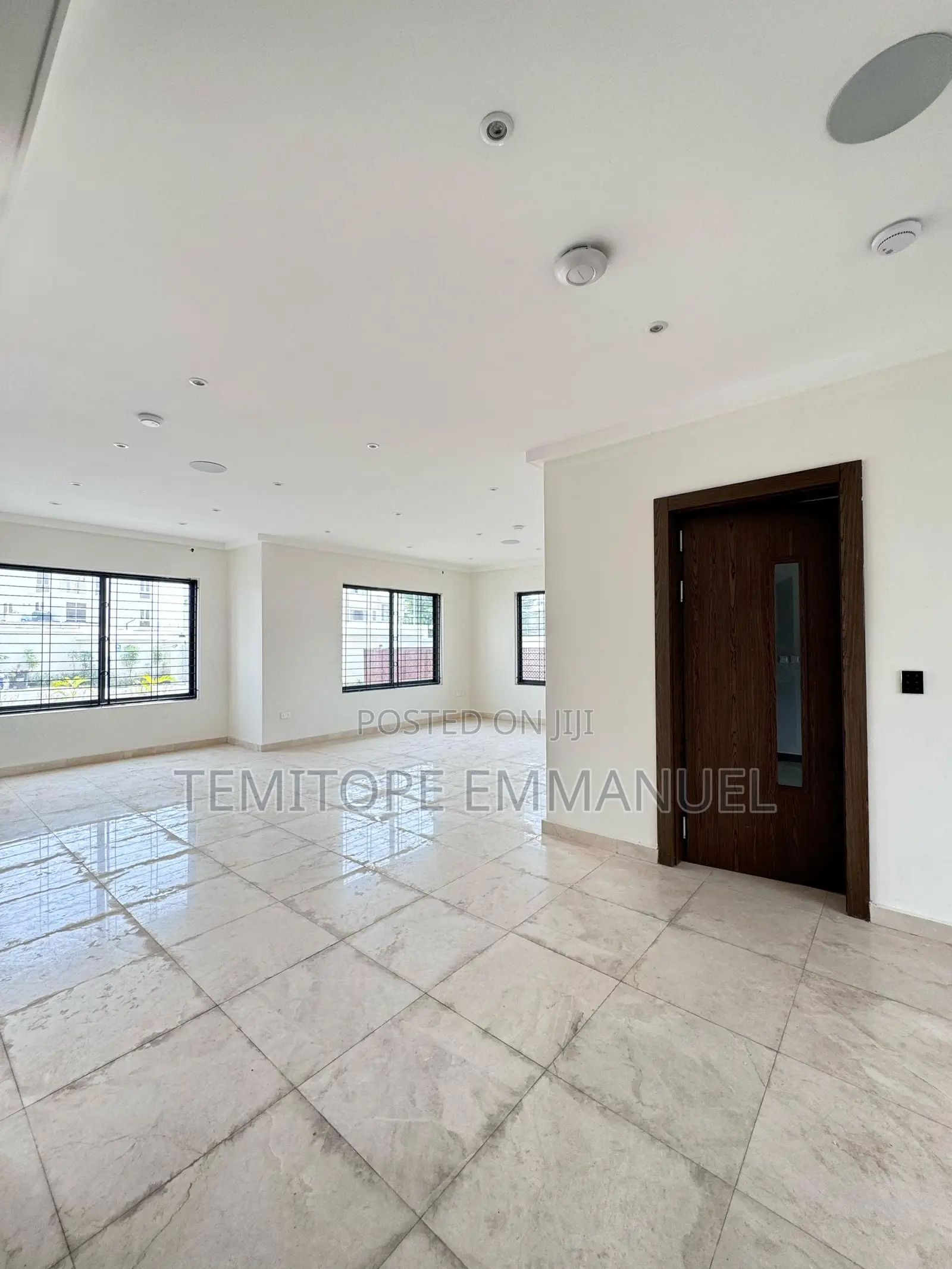 Furnished 4bdrm Maisonette in Banana Island for sale