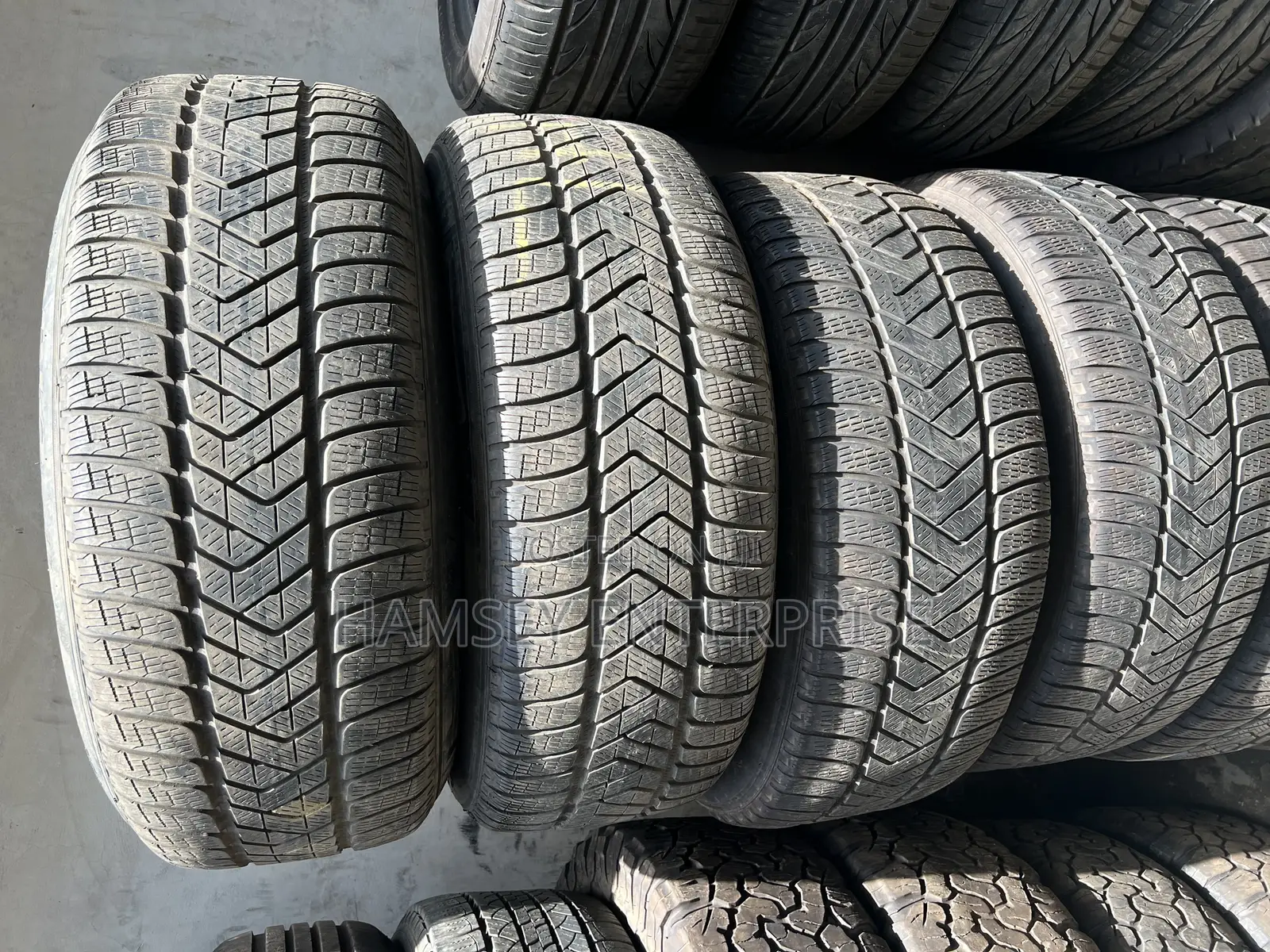 235 60 R 18 Lexus Rx350 Tire