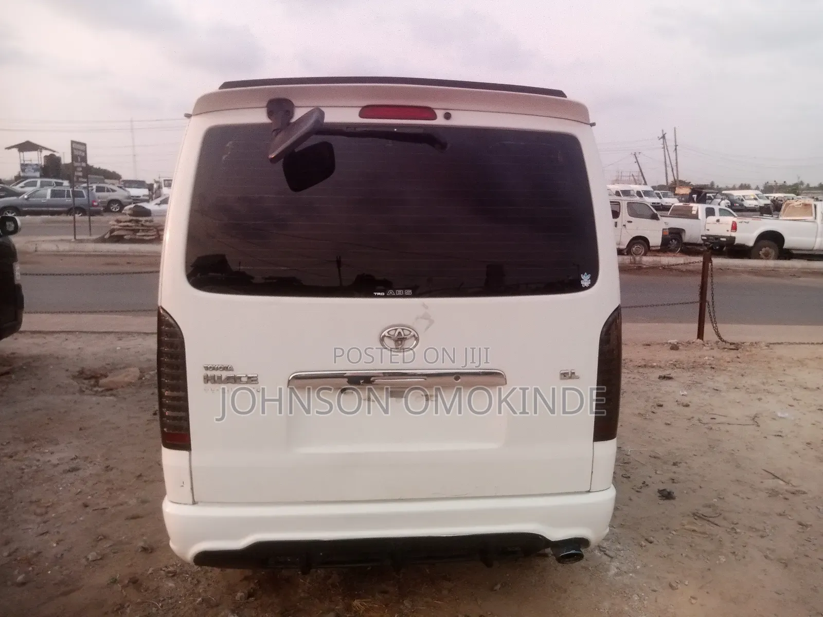 Toyota HiAce 2011 White