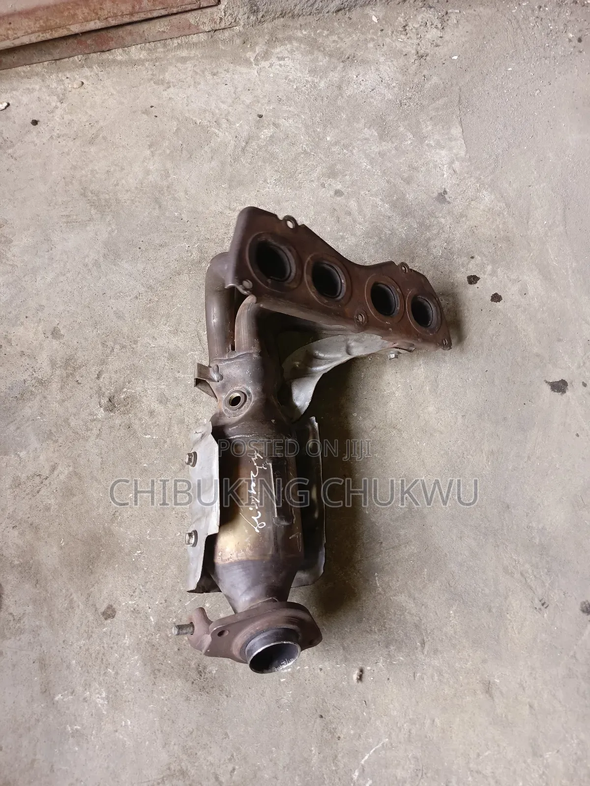 Toyota Venza 4plug Engine Catalytic Exhaust Pot.