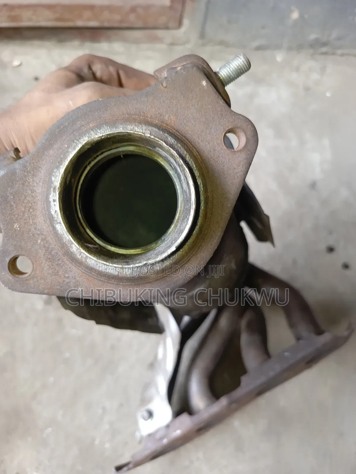 Toyota Venza 4plug Engine Catalytic Exhaust Pot.