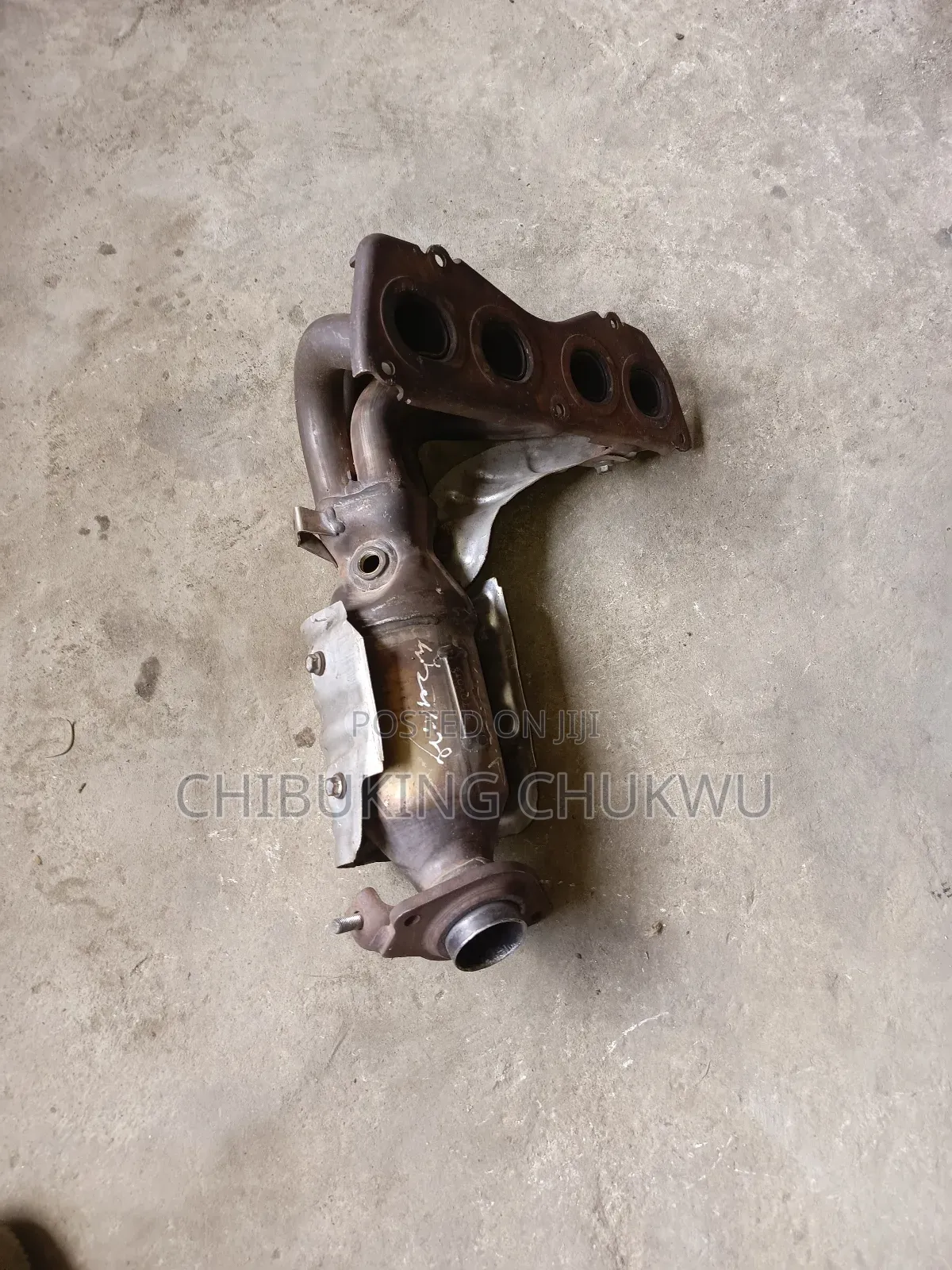 Toyota Venza 4plug Engine Catalytic Exhaust Pot.