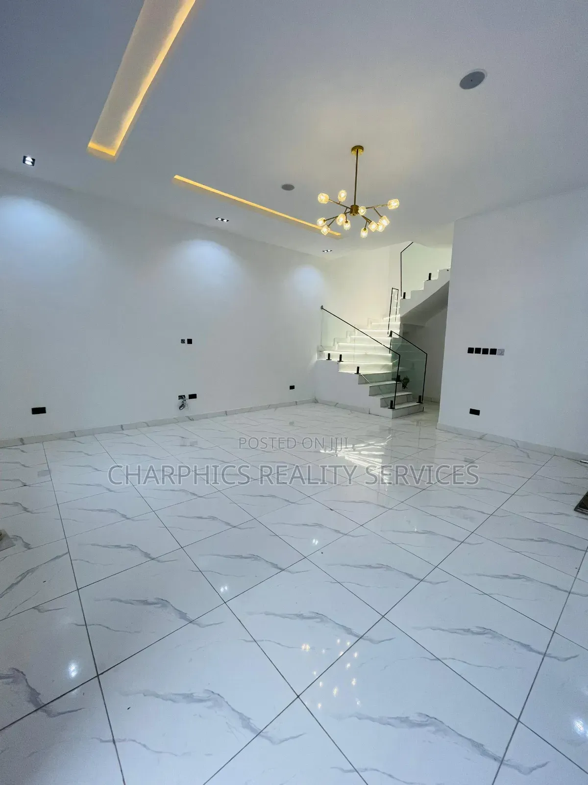 4bdrm Duplex in Ikota for sale