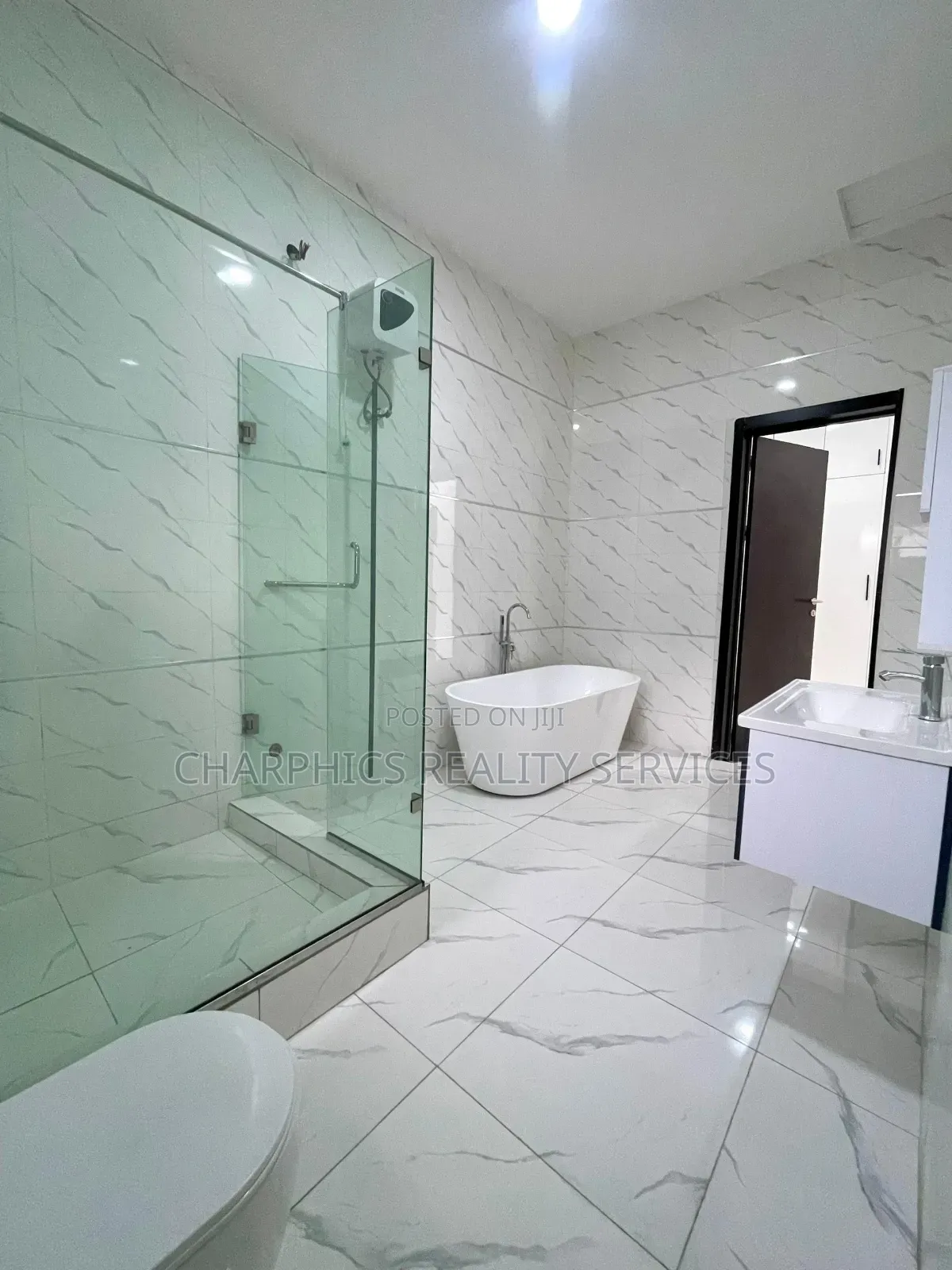 4bdrm Duplex in Ikota for sale