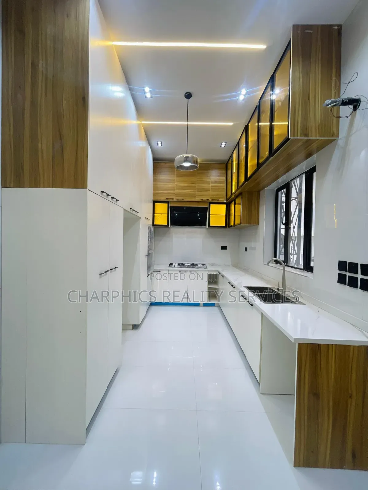 4bdrm Duplex in Ikota for sale
