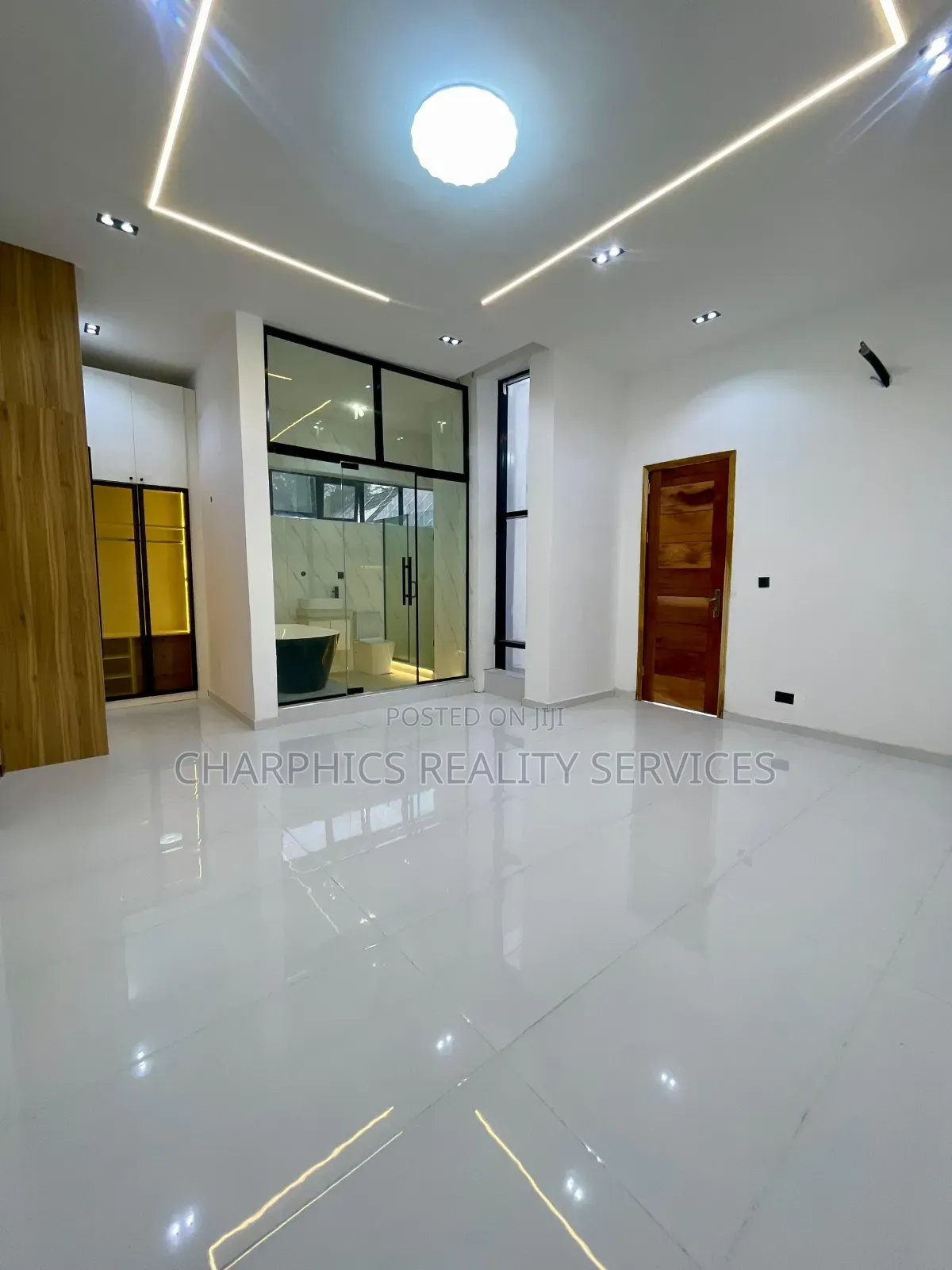 4bdrm Duplex in Ikota for sale