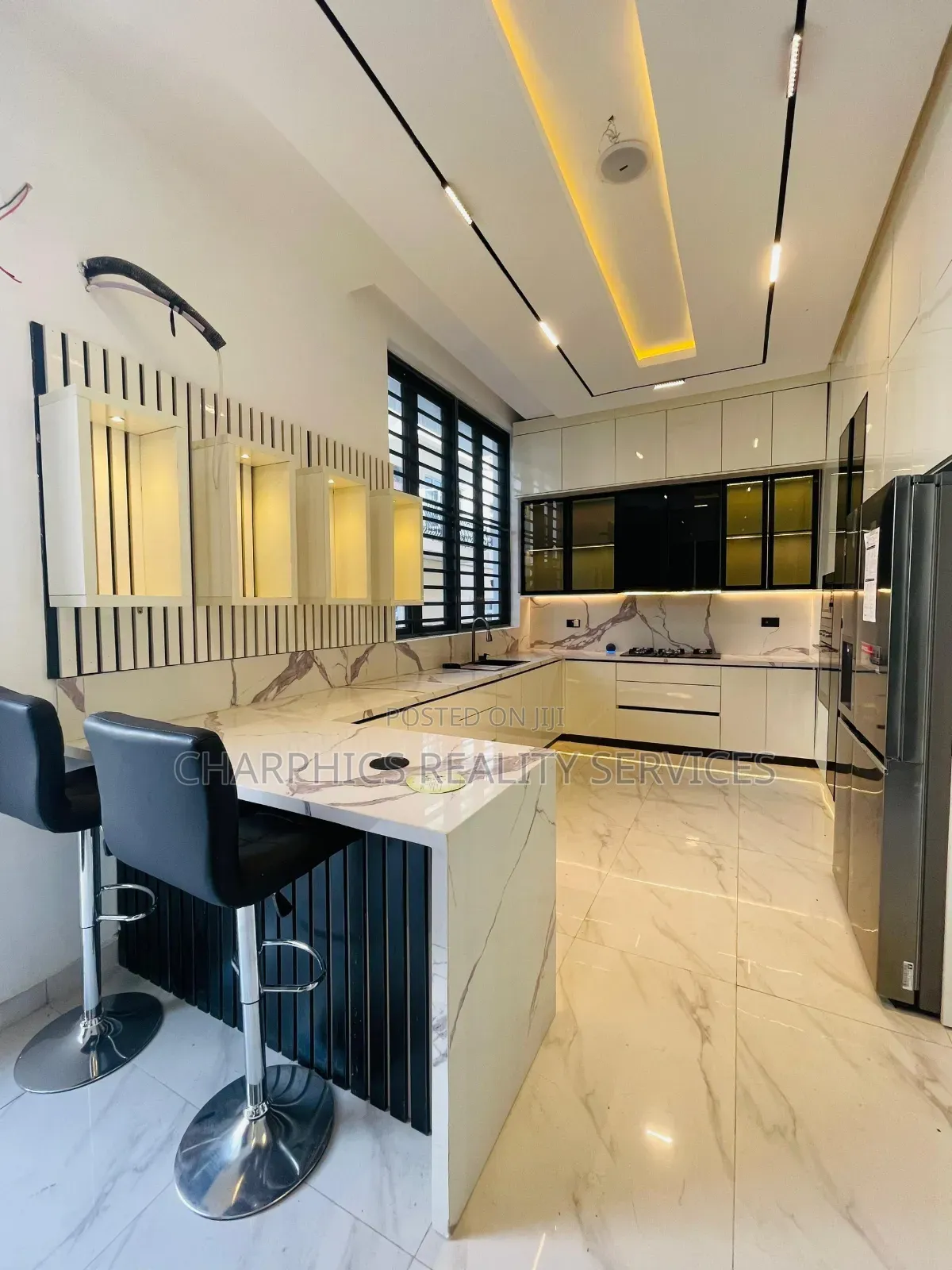 5bdrm Duplex in Lekki for sale