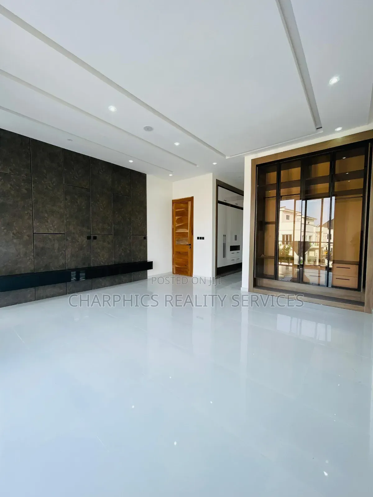 5bdrm Duplex in Lekki for sale