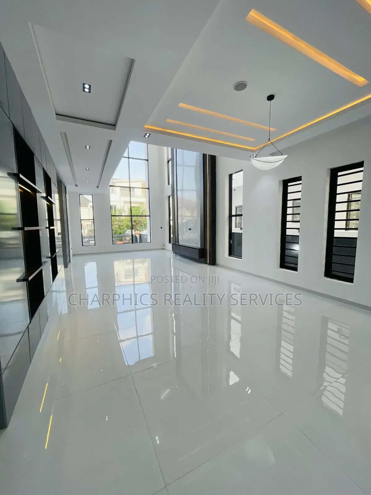 5bdrm Duplex in Lekki for sale