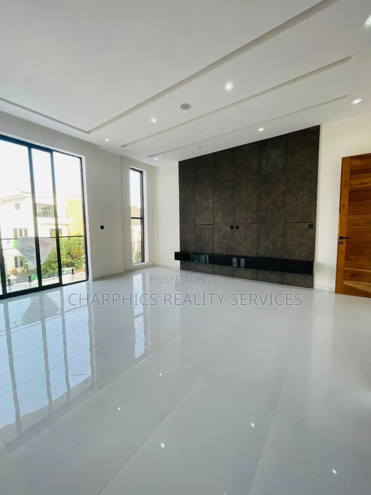 5bdrm Duplex in Lekki for sale