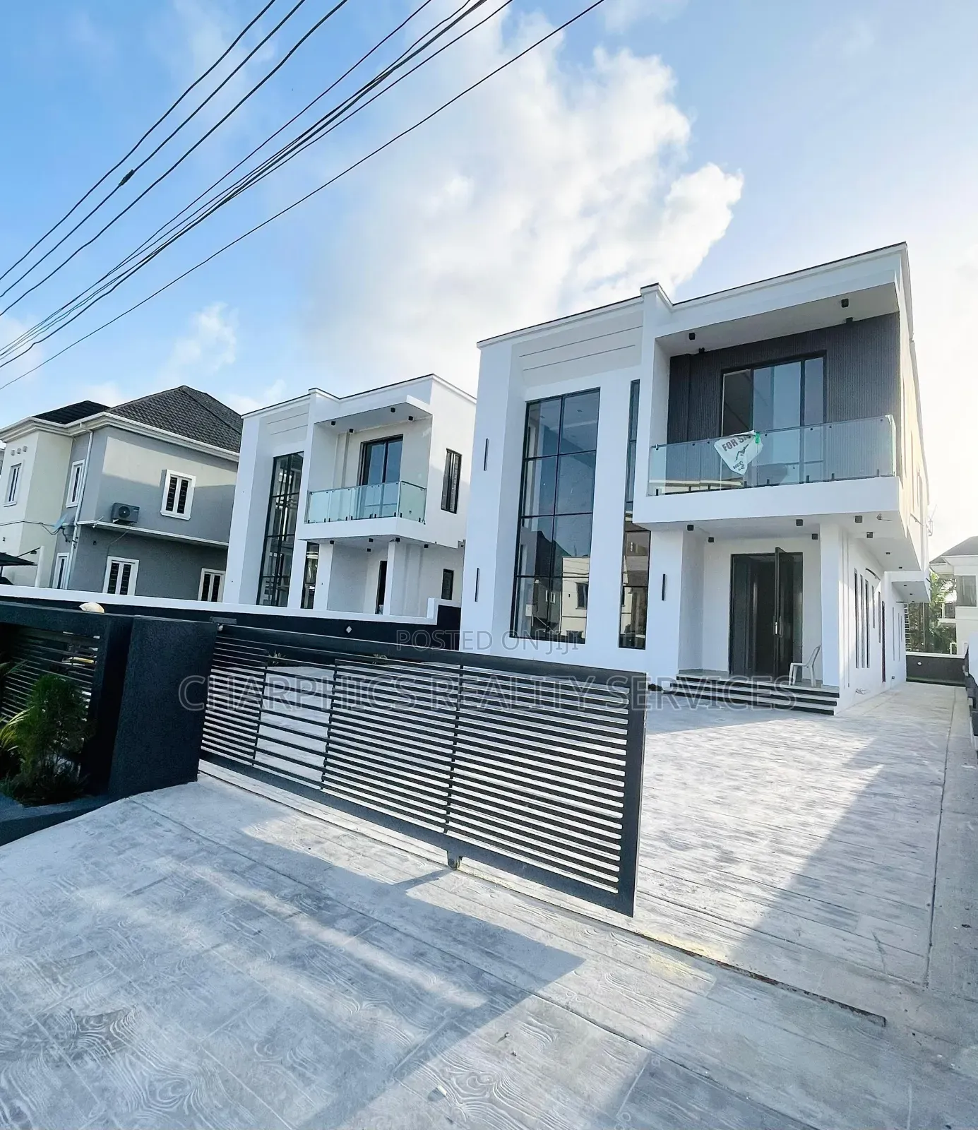 5bdrm Duplex in Lekki for sale