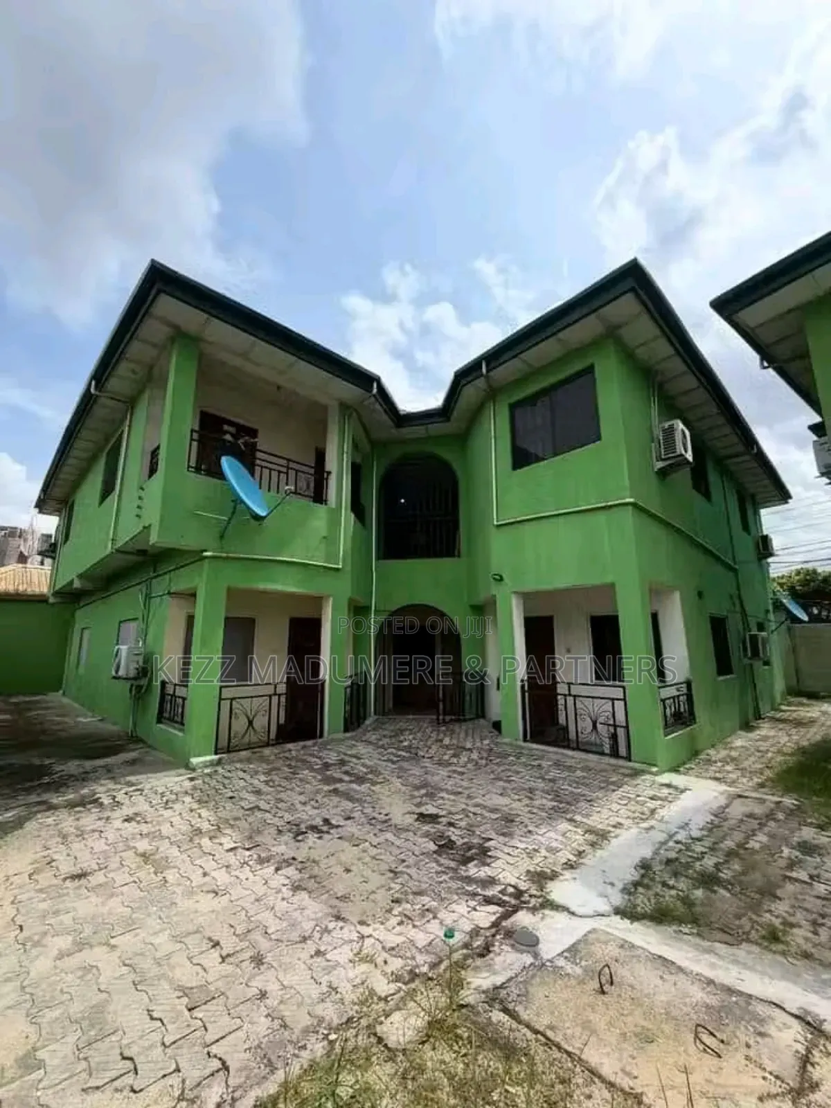 8bdrm Block of Flats in Gra Port Harcourt for sale