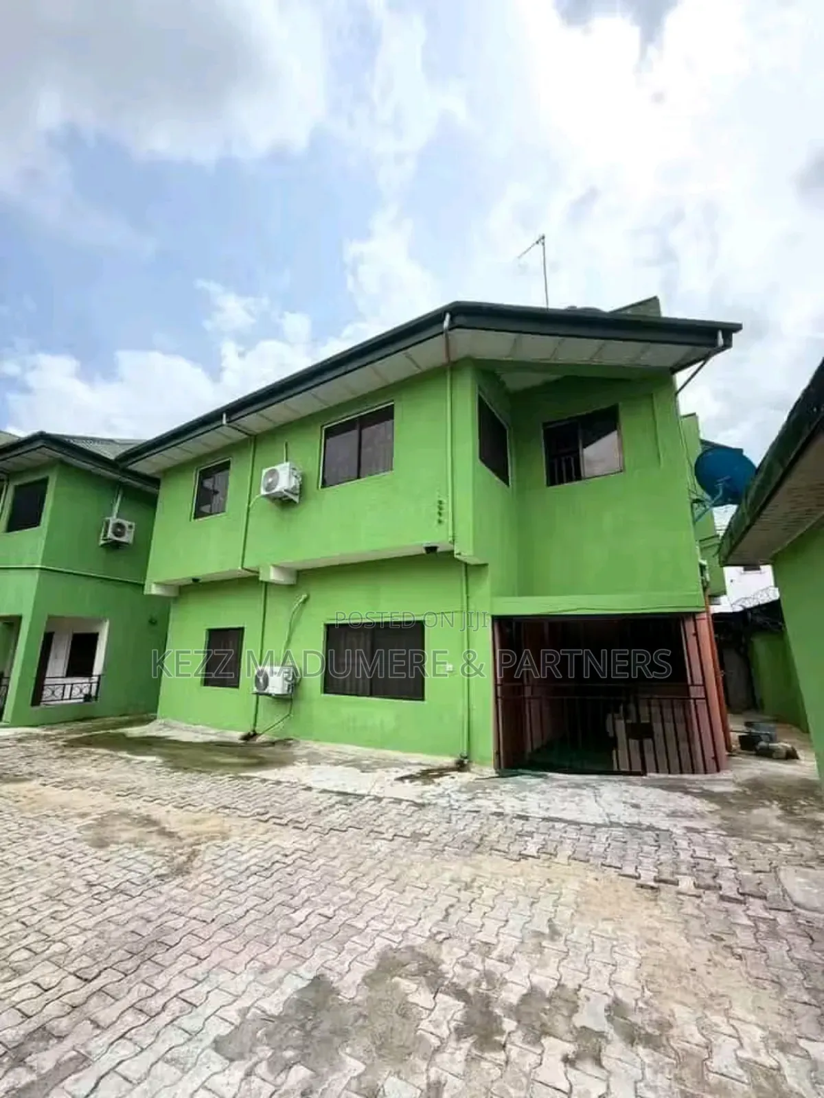 8bdrm Block of Flats in Gra Port Harcourt for sale