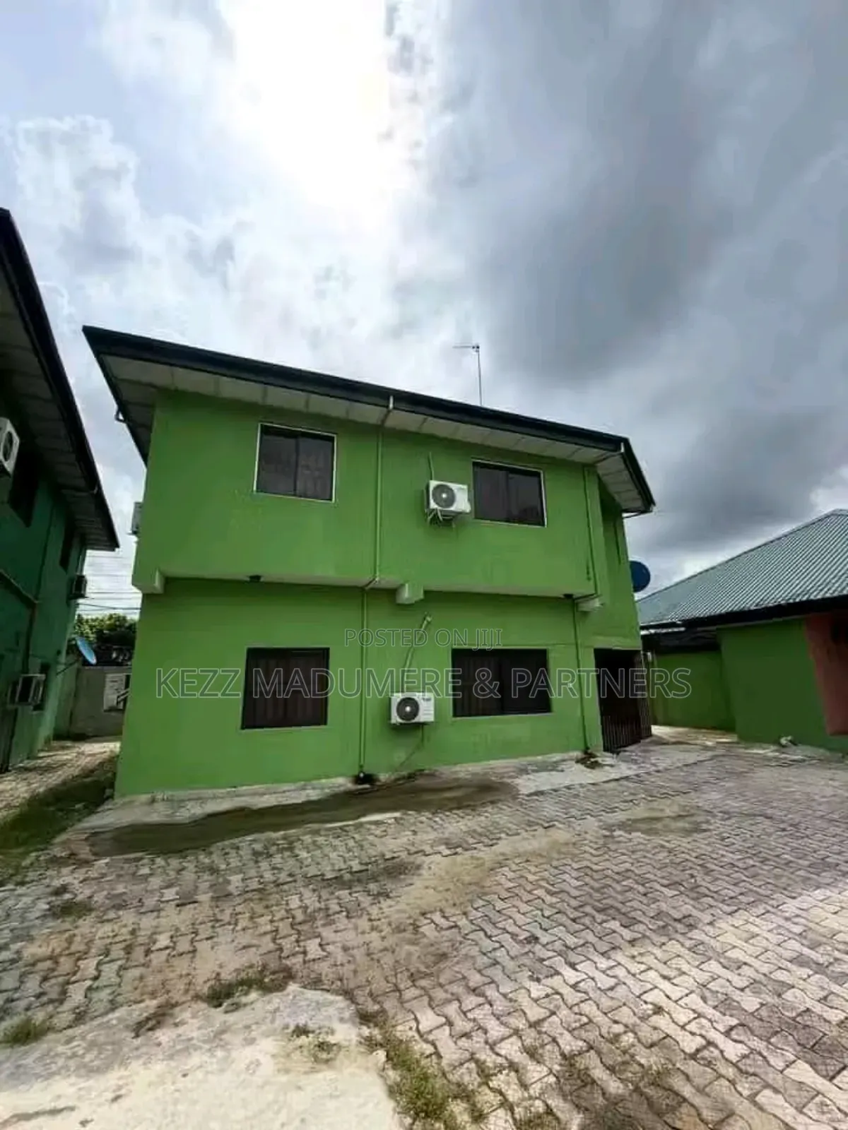 8bdrm Block of Flats in Gra Port Harcourt for sale