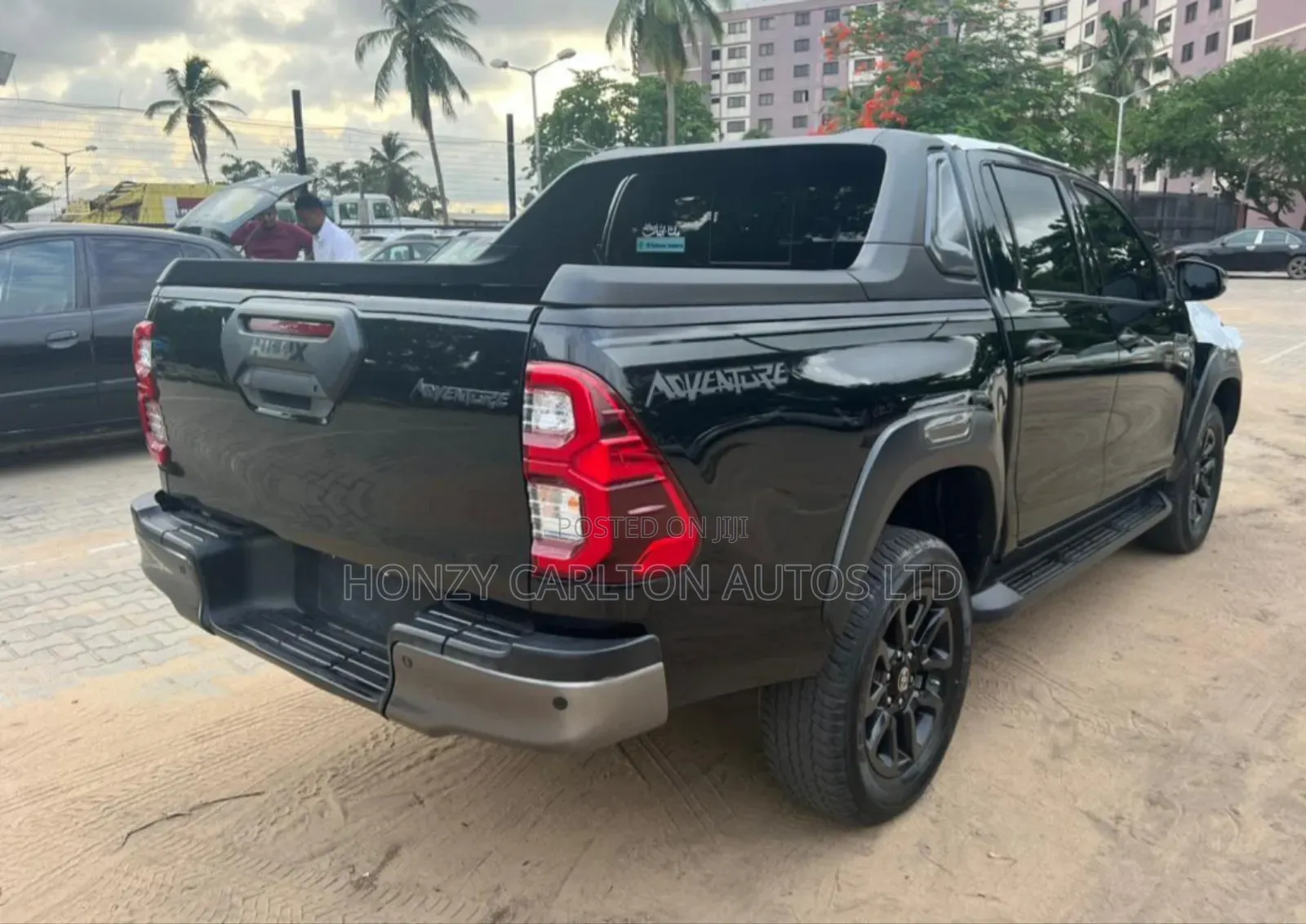 New Toyota Hilux 2023 Black
