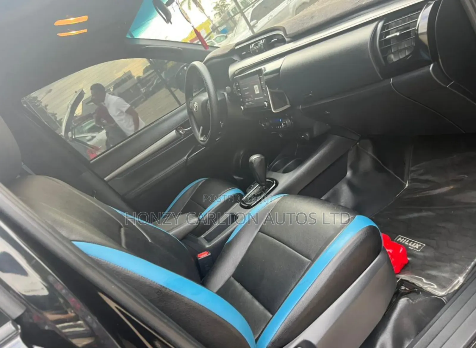 New Toyota Hilux 2023 Black