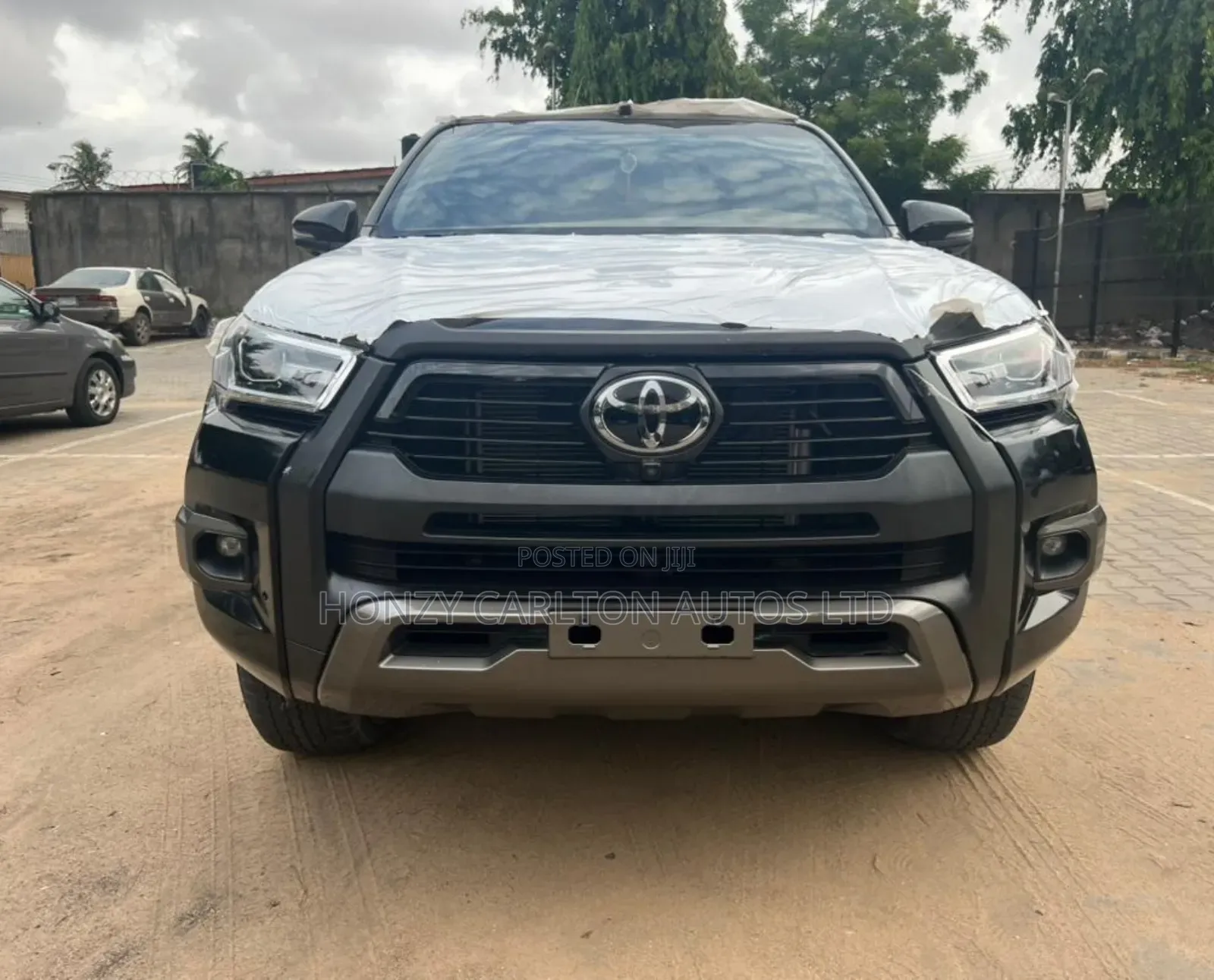 New Toyota Hilux 2023 Black
