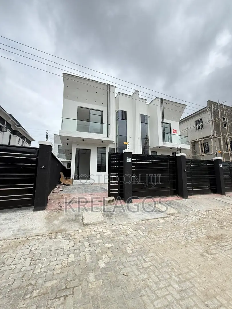 4bdrm Duplex in Ikota for sale