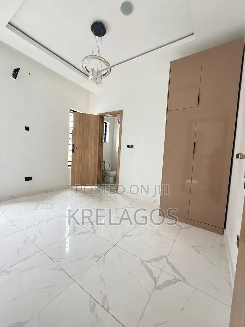 4bdrm Duplex in Ikota for sale