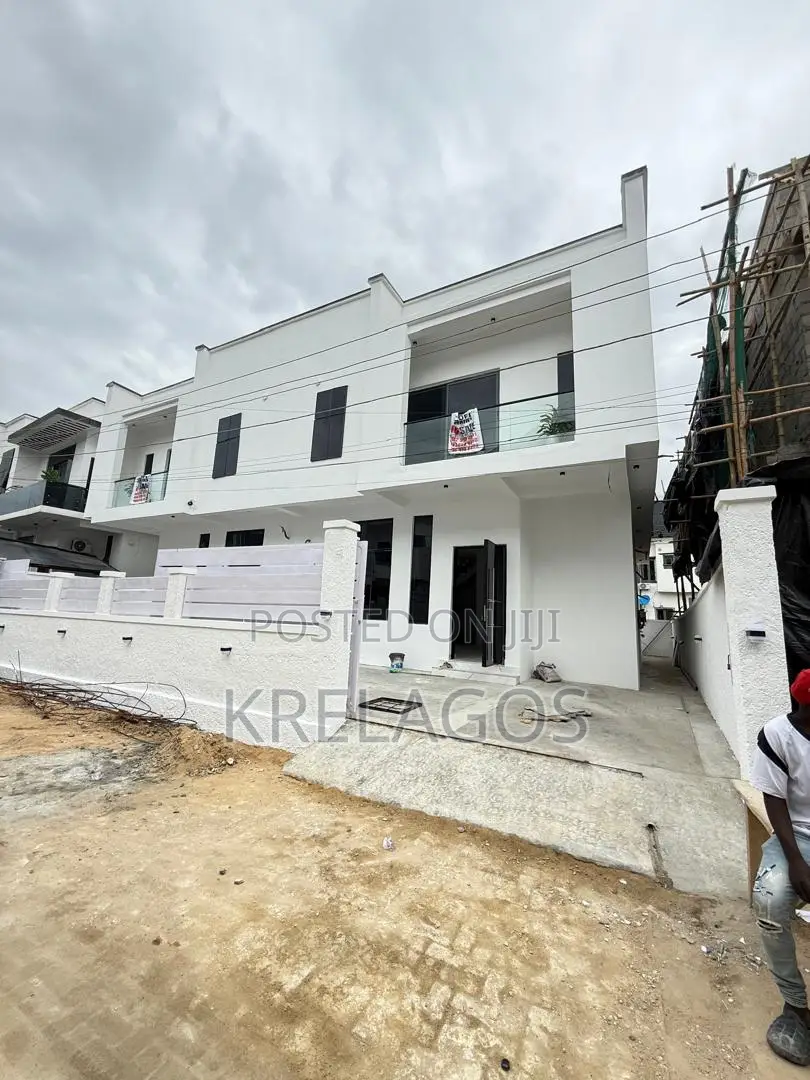 4bdrm Duplex in Ikota for sale