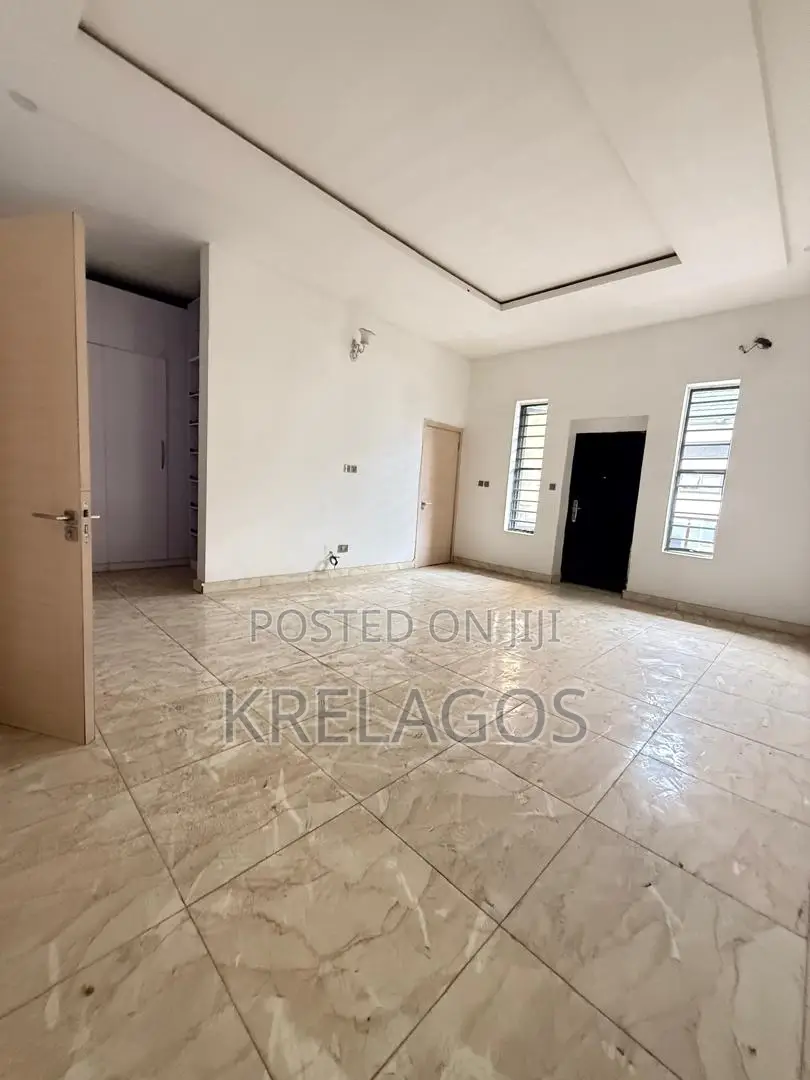 4bdrm Duplex in Ikota for sale