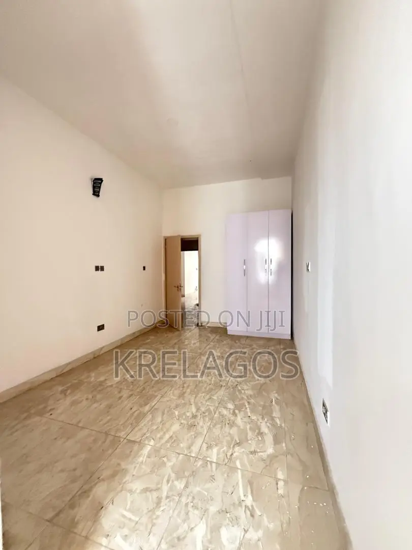 4bdrm Duplex in Ikota for sale