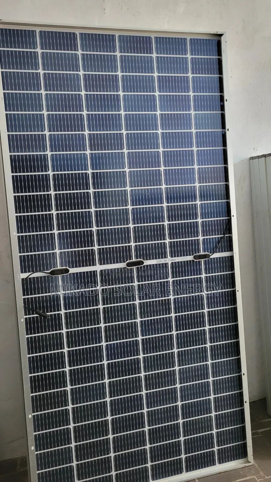 600w 144 Cells Jinko Mono High-Efficiency Solar Panel