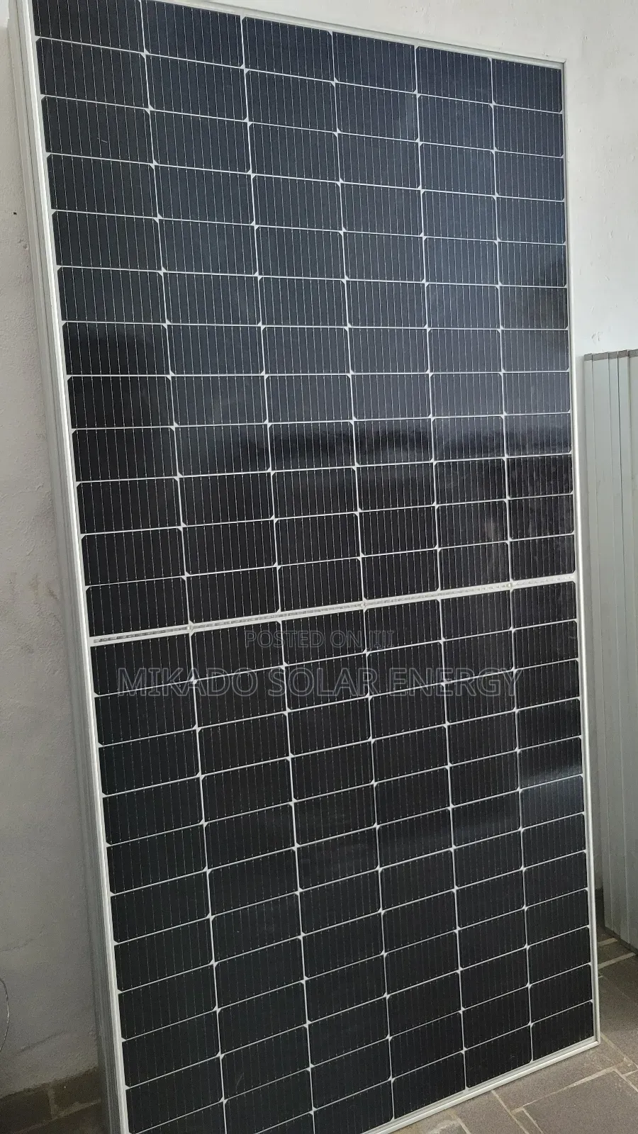 600w 144 Cells Jinko Mono High-Efficiency Solar Panel