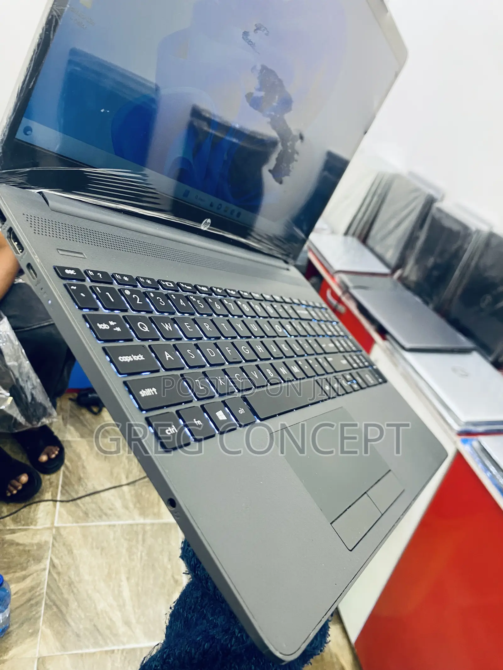 Laptop HP 255 G8 8GB AMD Ryzen 5 SSD 256GB