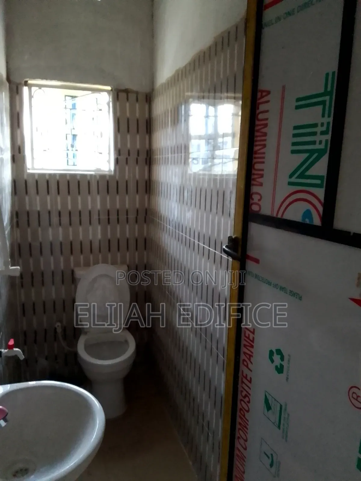 Furnished Mini Flat in First Gate, Ikorodu Garage for rent