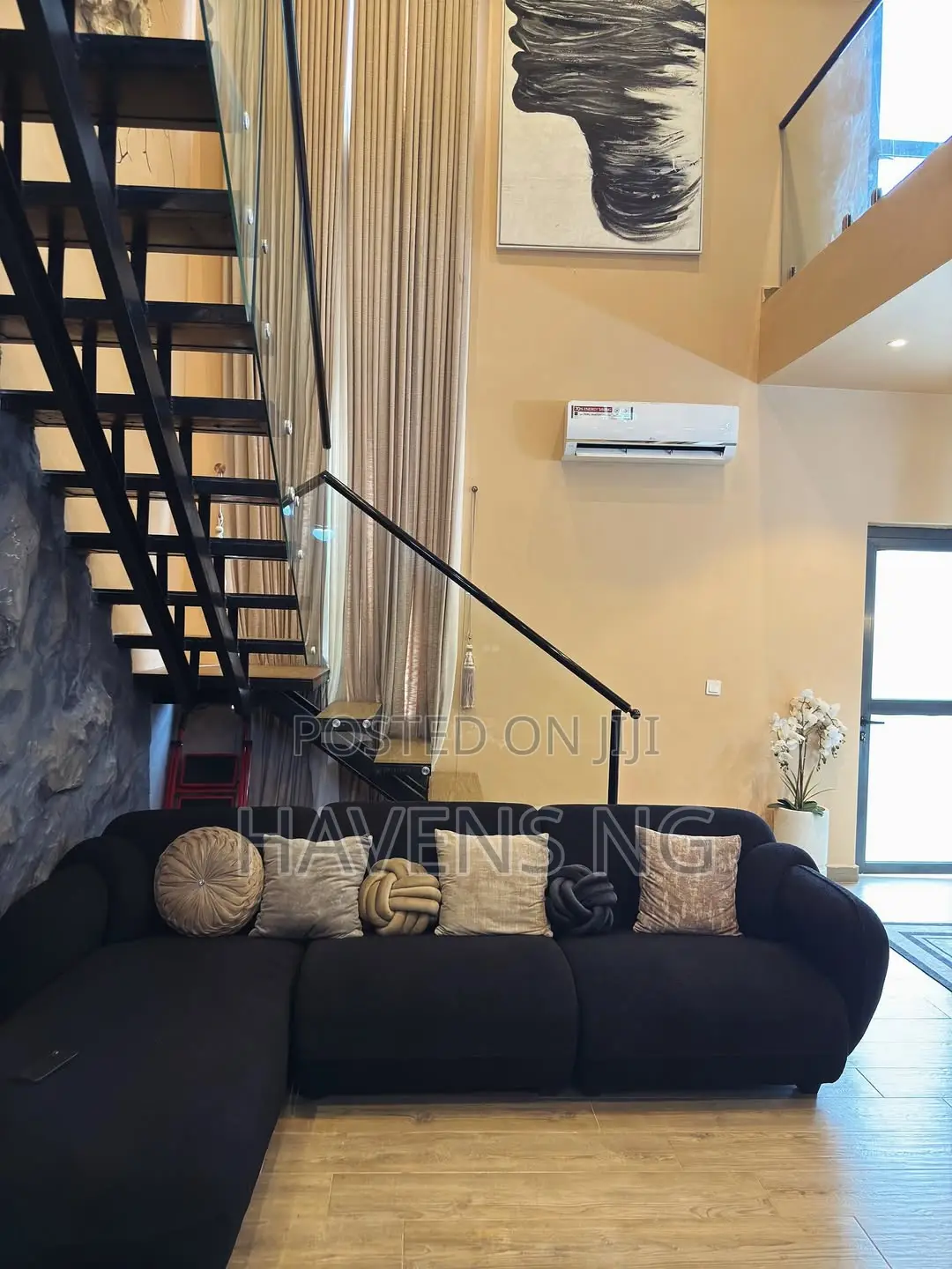 1 Bedroom Premium Loft Apartment
