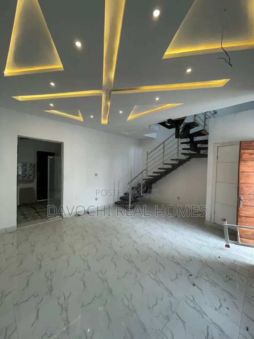 2bdrm Duplex in Chevron. for rent