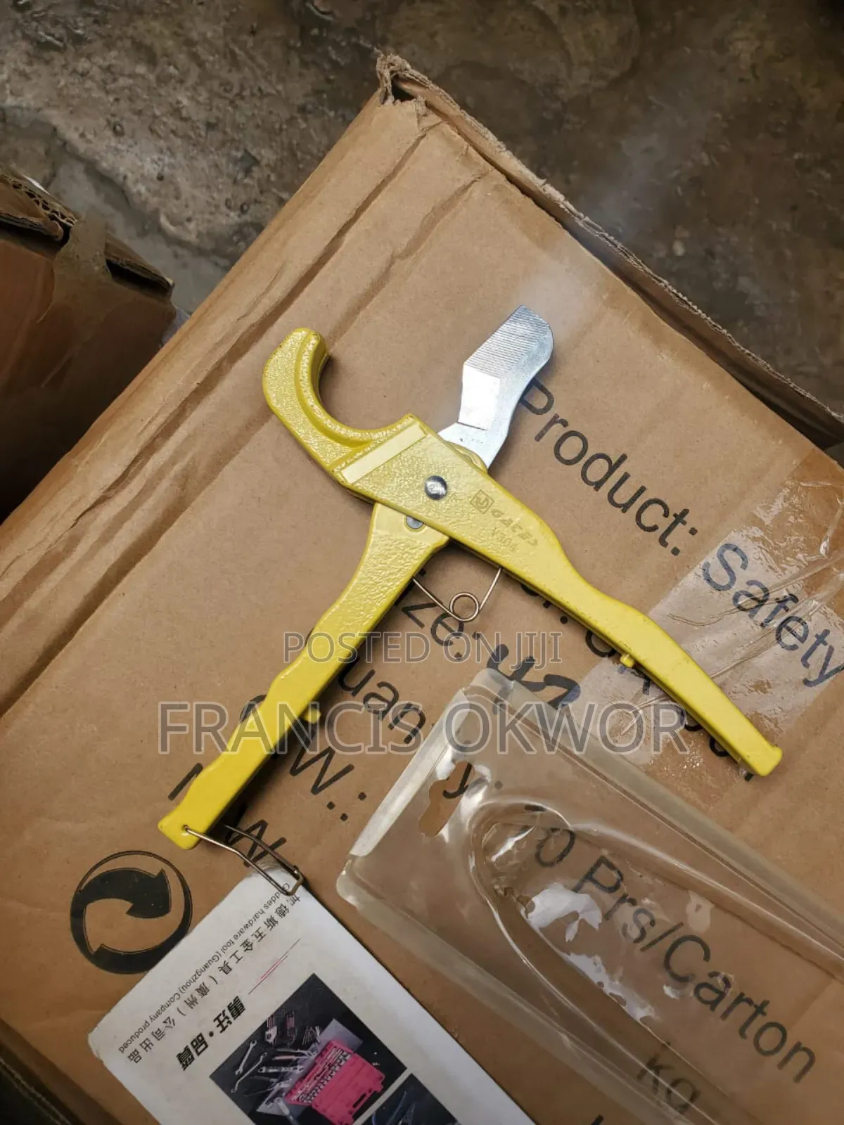 Cashew Cutter