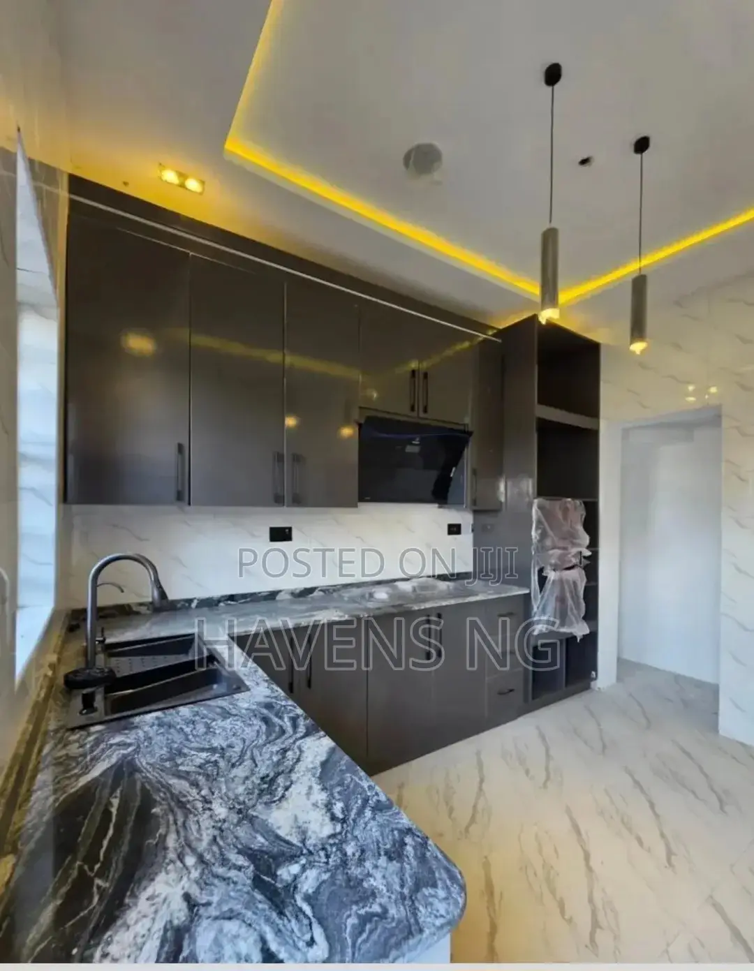 4bdrm Duplex in Ikota for sale