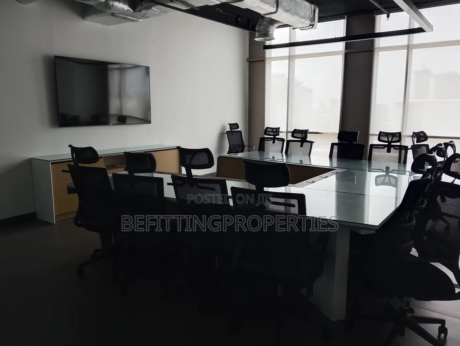 650sqm Premium Office Space -- Fully Furnished Pay Move