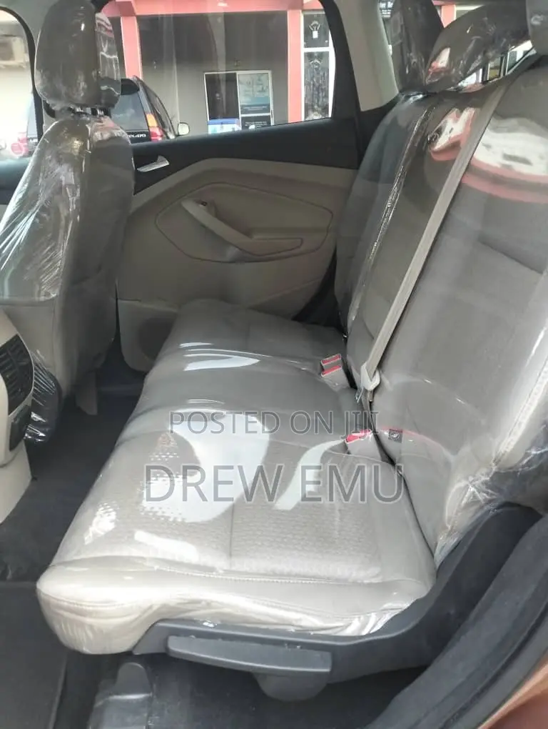 Ford Escape SE FWD 2016 Brown