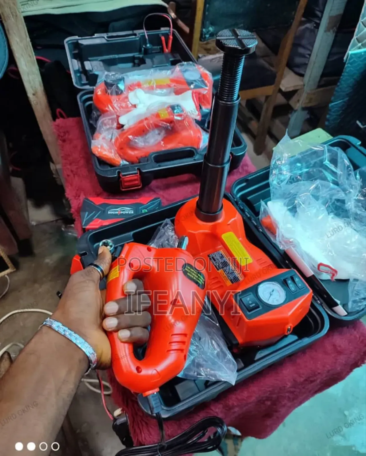 Automatic Car Jack For All Brands.