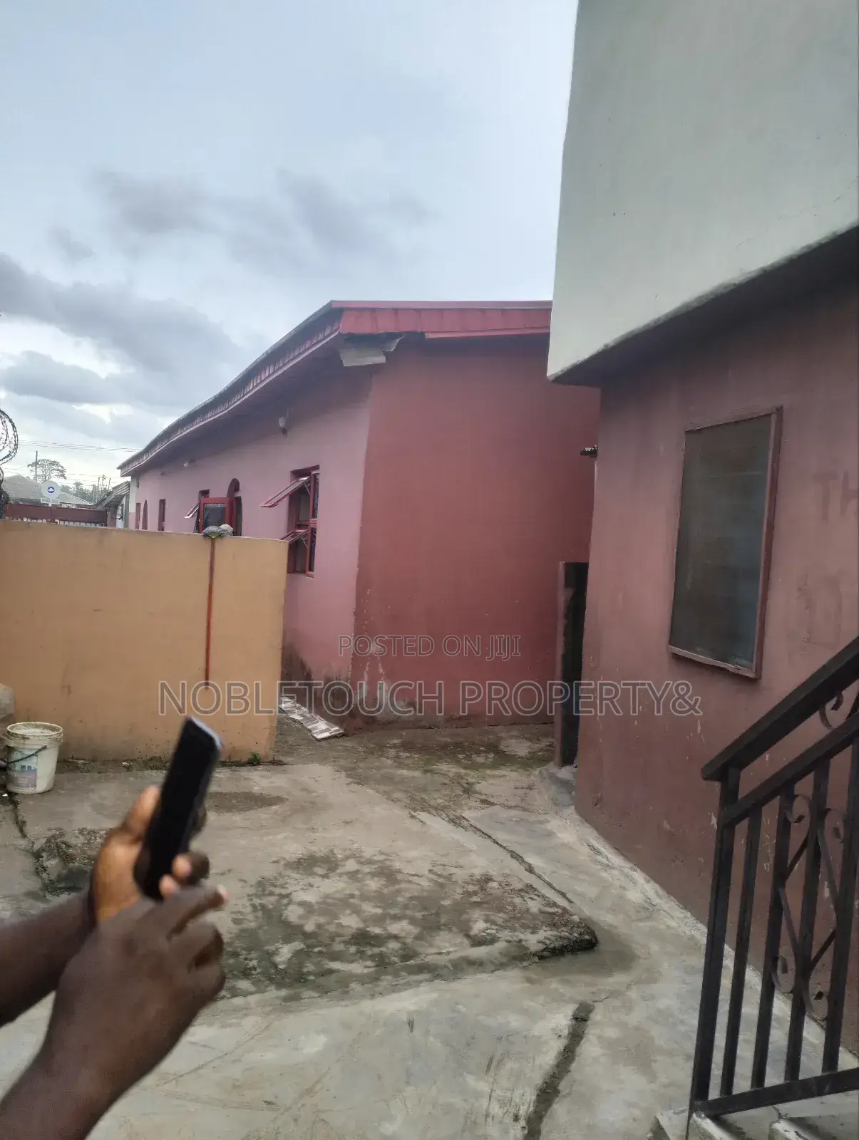 Lounge With 6 Rooms, Lodging Short Let Along Governor's Rd Ikotun
