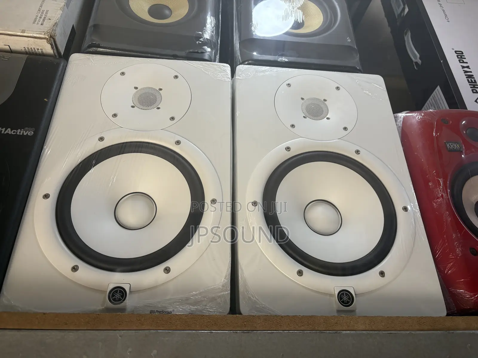 White Yamaha Hs8 Monitor Speaker