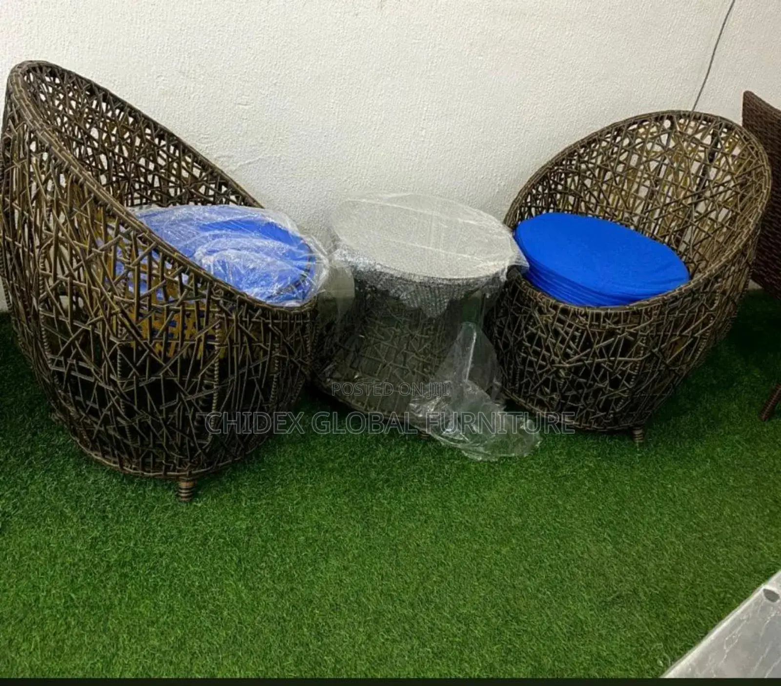Simple Outdoor Table and Chairs